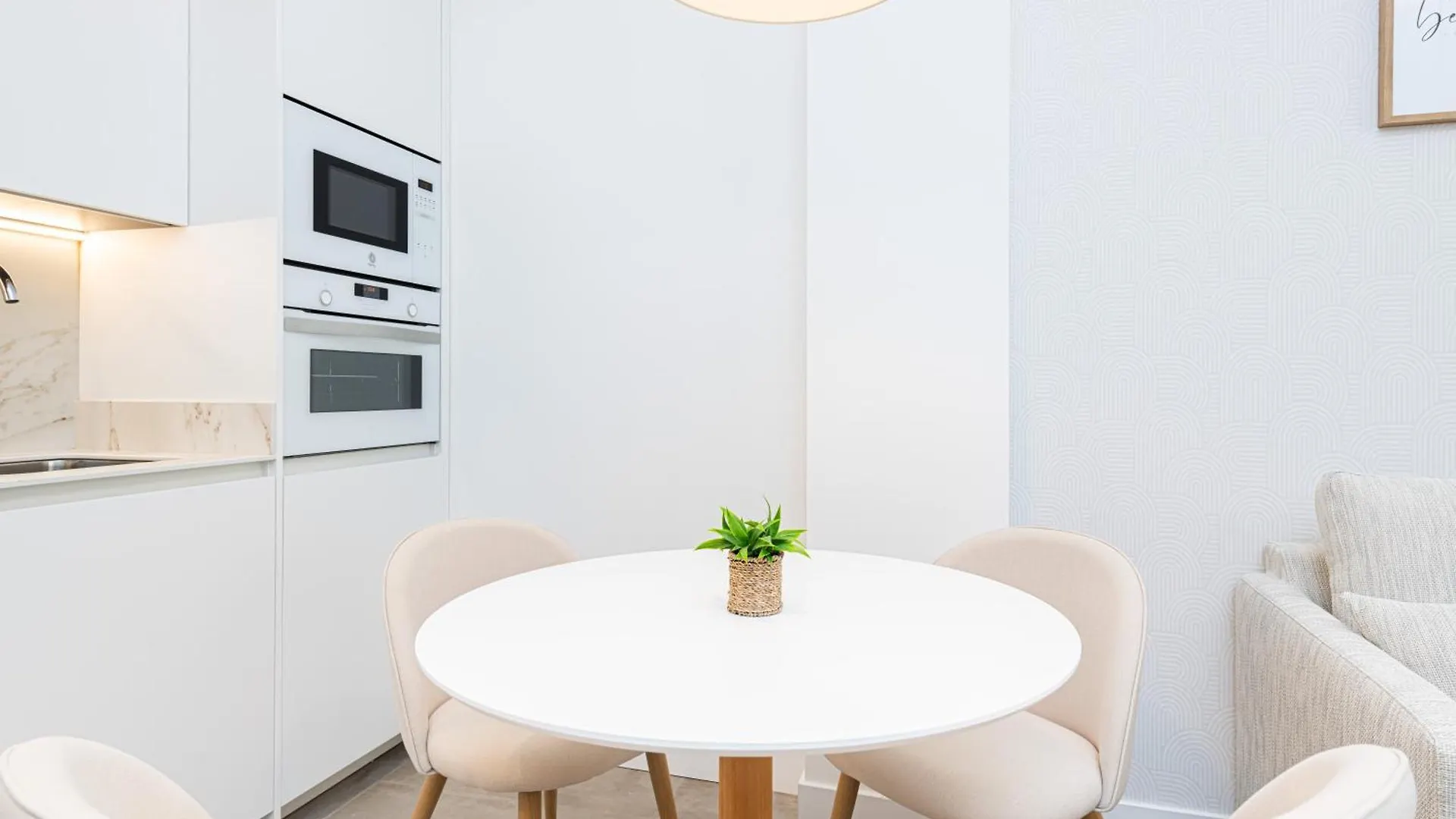 Apartment Wintowinrentals Goleta Suites 0A Malaga