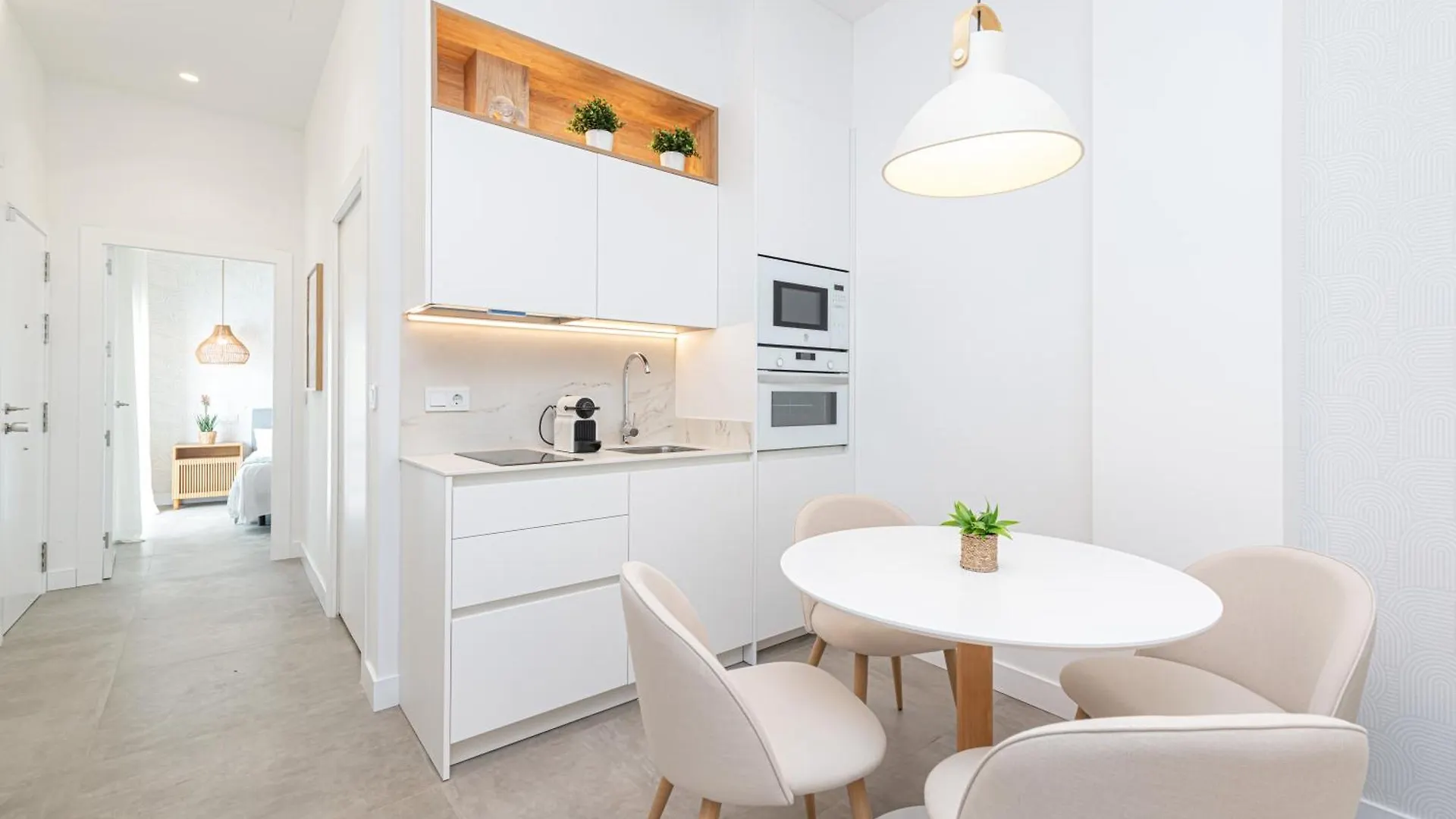 Wintowinrentals Goleta Suites 0A Malaga Apartment