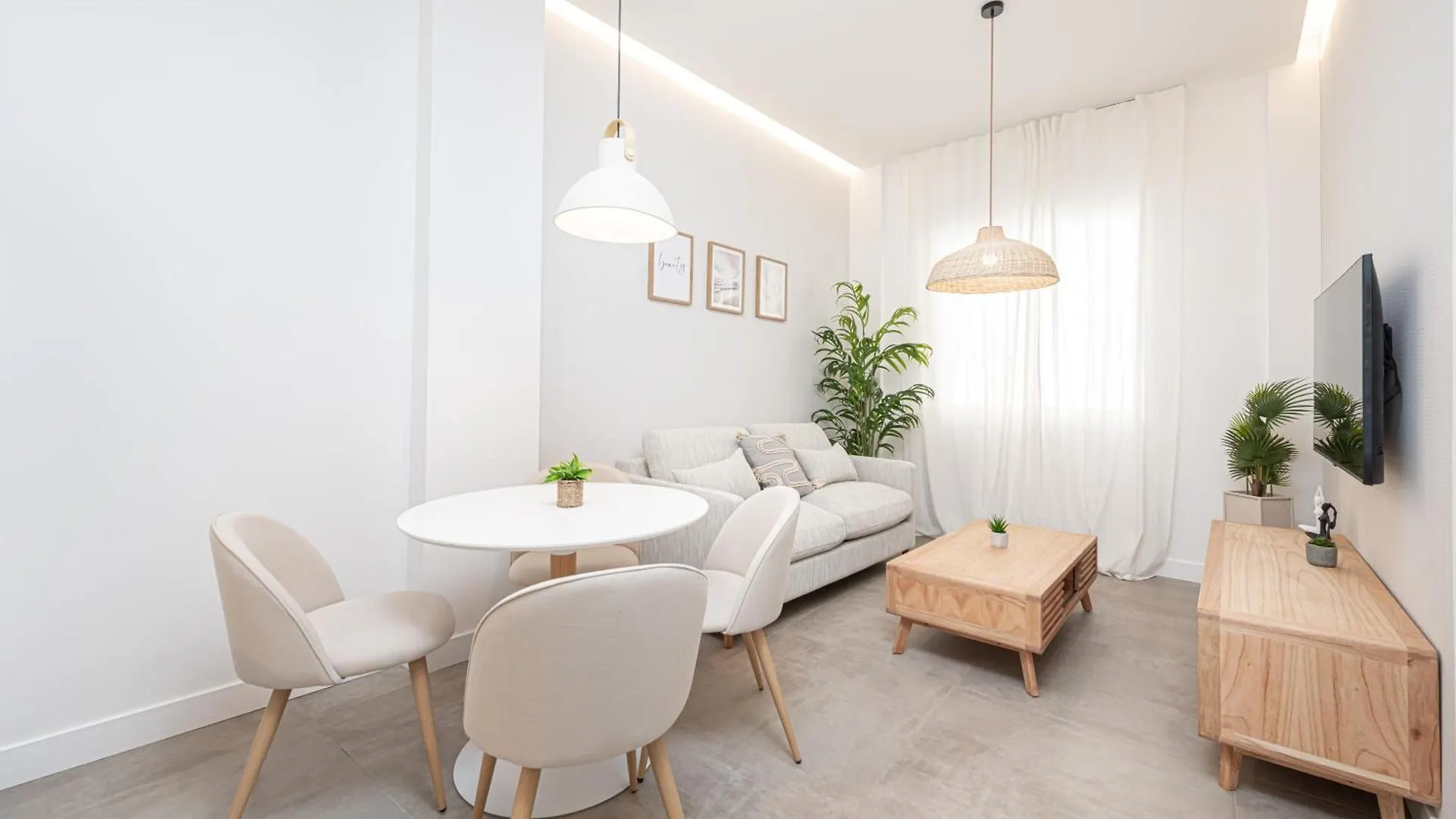 Apartment Wintowinrentals Goleta Suites 0A Malaga