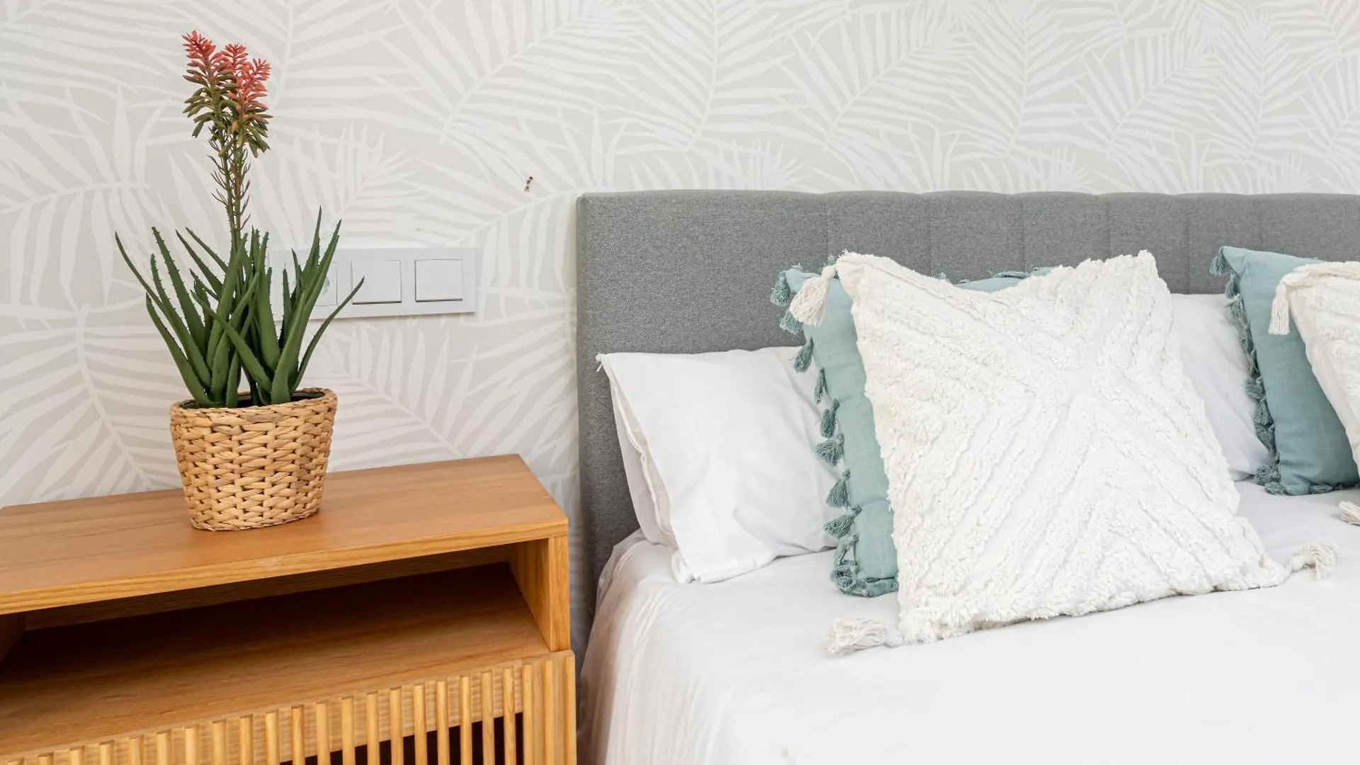 Wintowinrentals Goleta Suites 0A Malaga Apartment