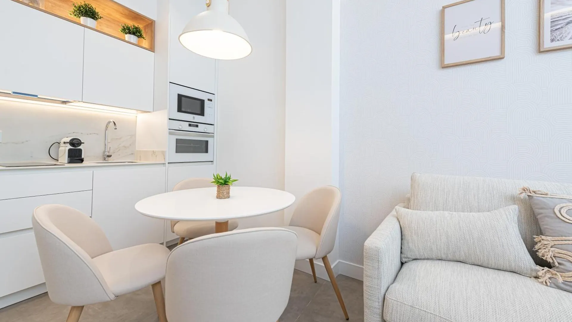 Wintowinrentals Goleta Suites 0A Málaga 0*,